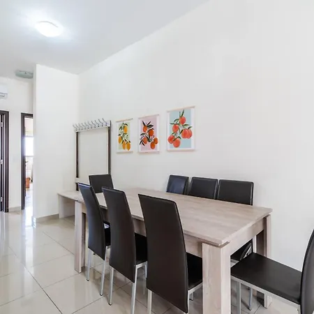 2 Bedroom Maisonette