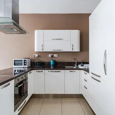 2 Bedroom Maisonette * San Giuliano