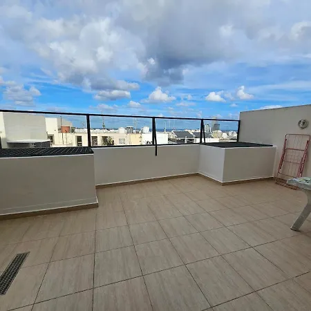 2 Bedroom Maisonette Appartement San Ġiljan