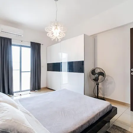 Appartement 2 Bedroom Maisonette