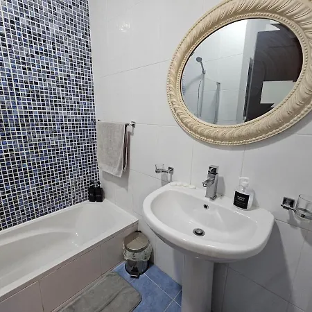 2 Bedroom Maisonette 아파트 Saint Julian's